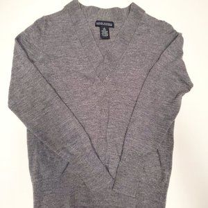Banana Republic vneck sweater small